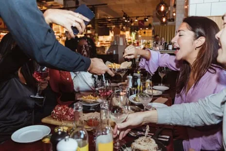 Five O’Clock Dinner Crowd: The Reasons Young Americans Are Eating Earlier